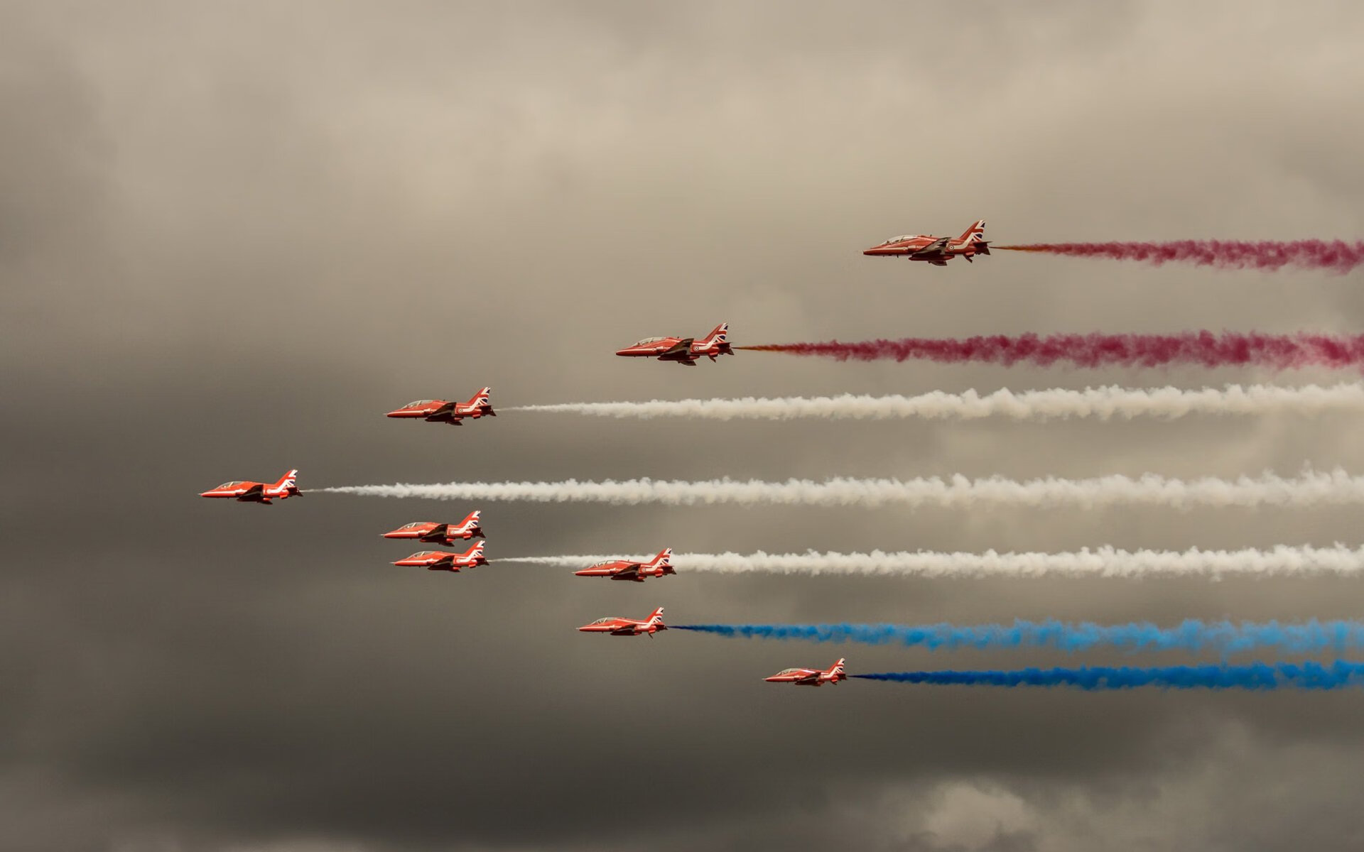 CBA总决赛上演焦点对决比赛激烈观众热情高涨，cba总决赛专题片